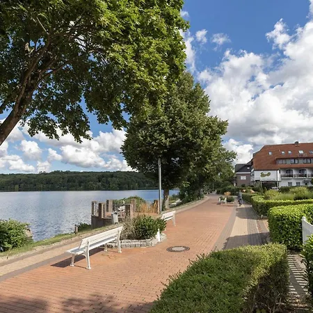 Haus Dieksee Holm Schoene Aussicht Malente